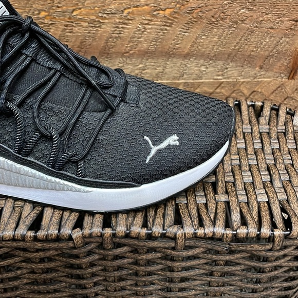PUMA Women’s Pacer Next Cage Running Shoes Sneakers Black & White Size 7.5 EUC - Picture 9 of 12